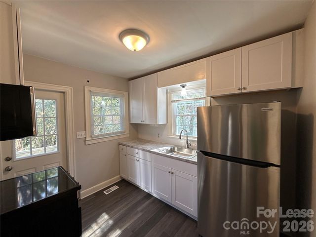 1408 Ivey Drive, Charlotte, NC 28205