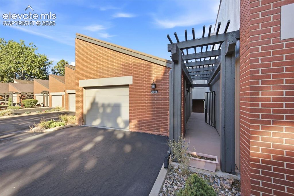 2606 Spring Grove Terrace, Colorado Springs, CO 80906 — photo 2