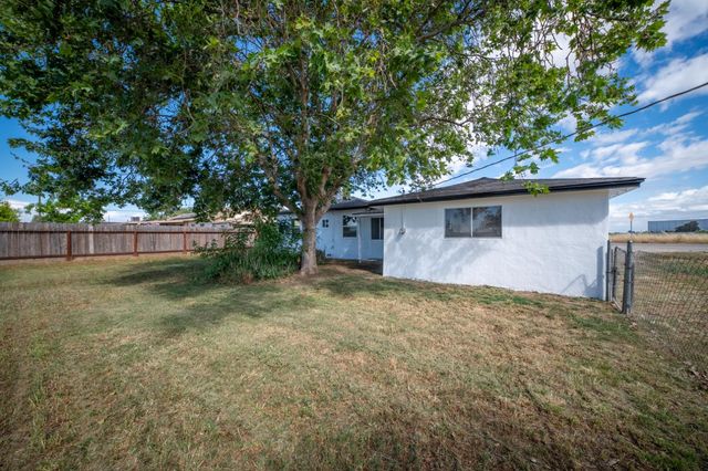 2790 Boles Street, Madera, CA 93637