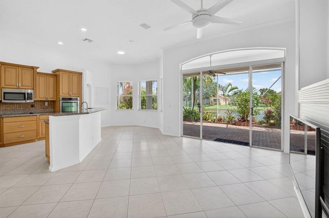 7035 Vivaldi Lane, Delray Beach, FL 33446