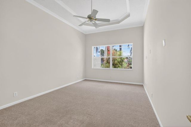 7035 Vivaldi Lane, Delray Beach, FL 33446