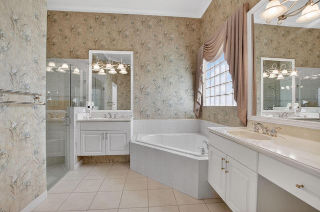 7035 Vivaldi Lane, Delray Beach, FL 33446