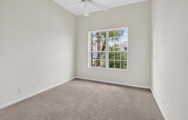 7035 Vivaldi Lane, Delray Beach, FL 33446