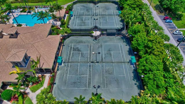 7035 Vivaldi Lane, Delray Beach, FL 33446