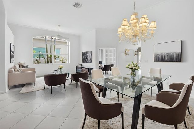 7035 Vivaldi Lane, Delray Beach, FL 33446