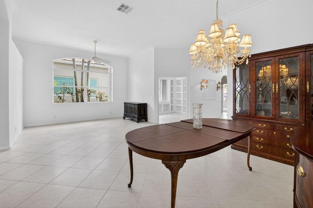 7035 Vivaldi Lane, Delray Beach, FL 33446