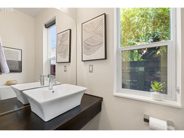 4729 N CONGRESS Ave, Portland, OR 97217