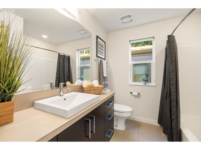 4729 N CONGRESS Ave, Portland, OR 97217