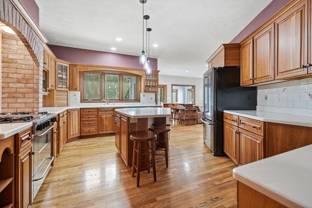2700 11th Street Court, Moline, IL 61265