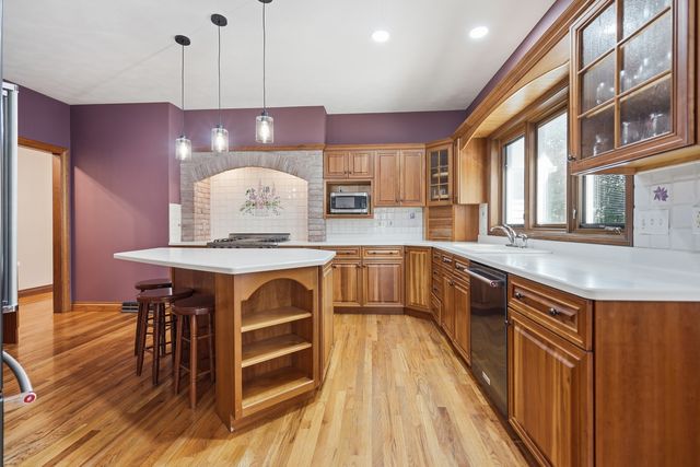 2700 11th Street Court, Moline, IL 61265