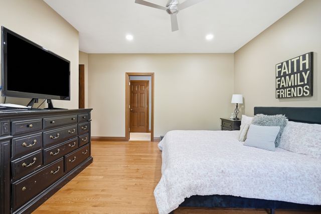 2700 11th Street Court, Moline, IL 61265