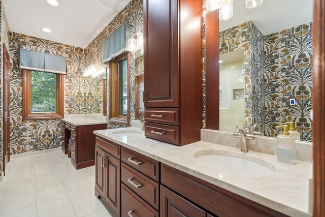 2700 11th Street Court, Moline, IL 61265