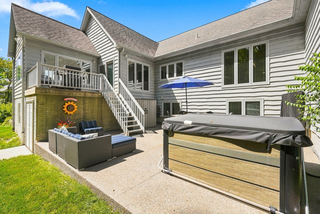 2700 11th Street Court, Moline, IL 61265