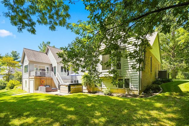 2700 11th Street Court, Moline, IL 61265