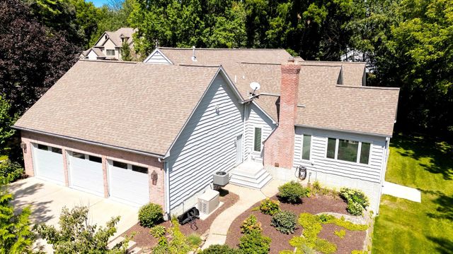 2700 11th Street Court, Moline, IL 61265