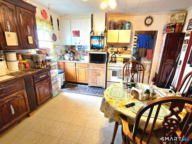 260-262 Burnside Avenue, East Hartford, CT 06108