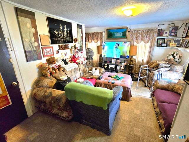 260-262 Burnside Avenue, East Hartford, CT 06108