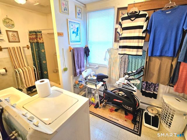 260-262 Burnside Avenue, East Hartford, CT 06108