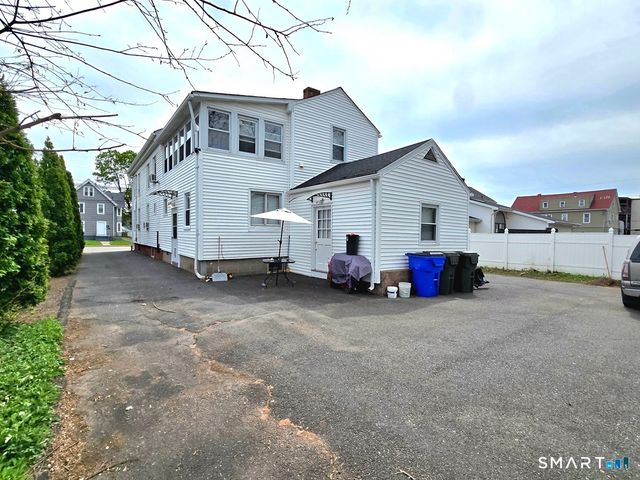 260-262 Burnside Avenue, East Hartford, CT 06108