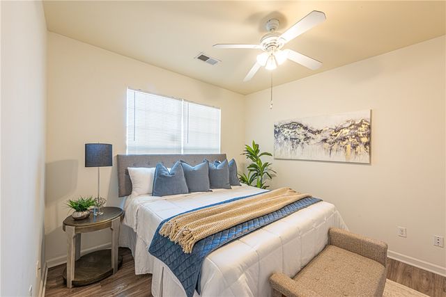 4261 NE Meadow Creek Circle 105, Fayetteville, AR 72703