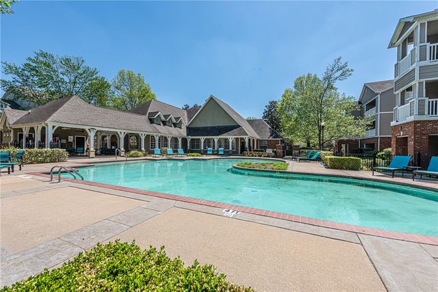 4261 NE Meadow Creek Circle 105, Fayetteville, AR 72703