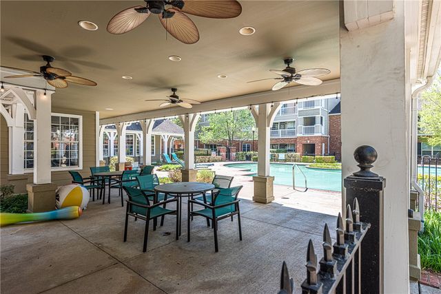 4261 NE Meadow Creek Circle 105, Fayetteville, AR 72703