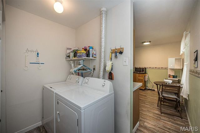 12167 Parkwood Place, Maryland Heights, MO 63043