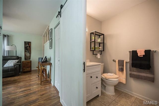 12167 Parkwood Place, Maryland Heights, MO 63043