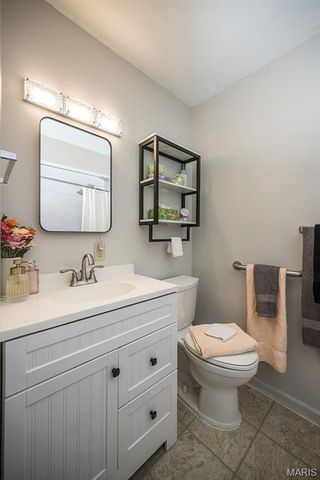 12167 Parkwood Place, Maryland Heights, MO 63043