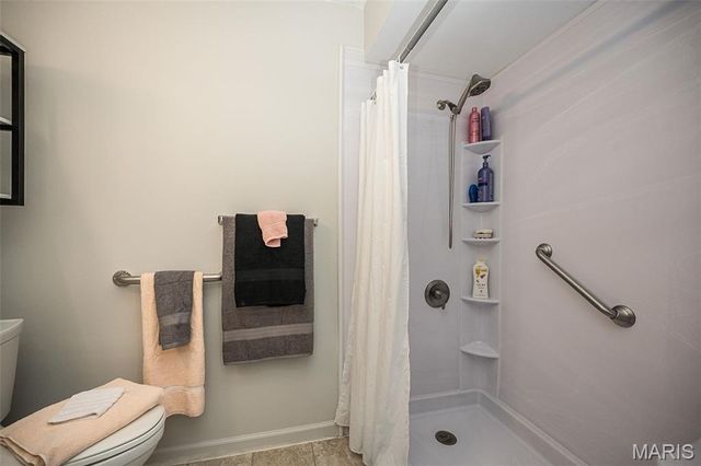12167 Parkwood Place, Maryland Heights, MO 63043