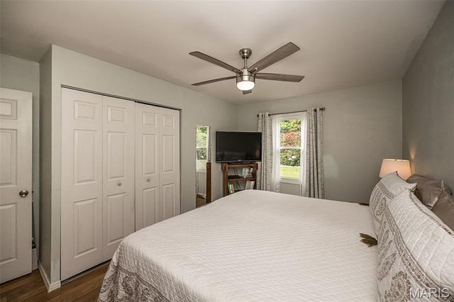 12167 Parkwood Place, Maryland Heights, MO 63043