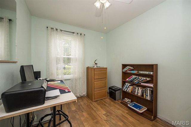 12167 Parkwood Place, Maryland Heights, MO 63043
