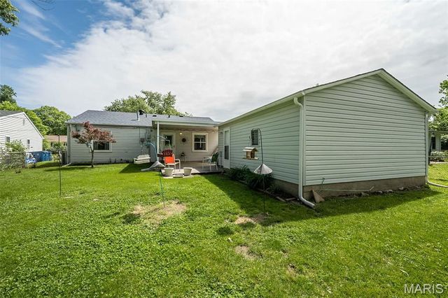 12167 Parkwood Place, Maryland Heights, MO 63043