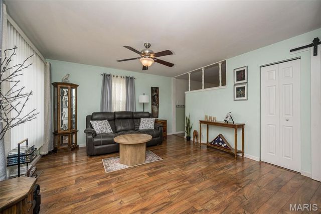 12167 Parkwood Place, Maryland Heights, MO 63043