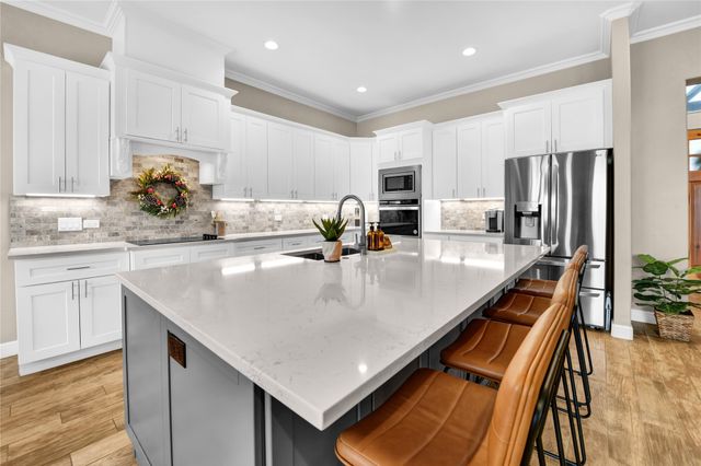 2011 Perkins Lane, Weatherford, TX 76088