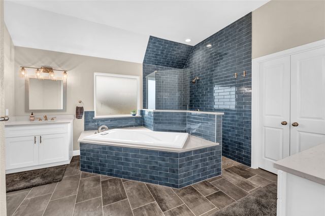 2011 Perkins Lane, Weatherford, TX 76088