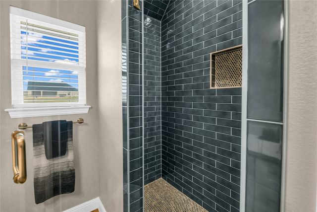 2011 Perkins Lane, Weatherford, TX 76088