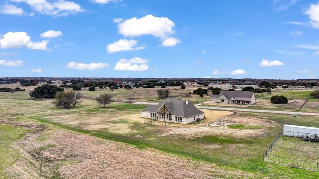 2011 Perkins Lane, Weatherford, TX 76088