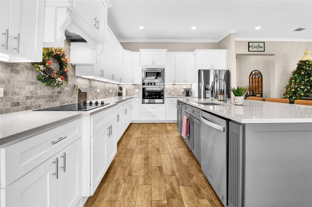 2011 Perkins Lane, Weatherford, TX 76088