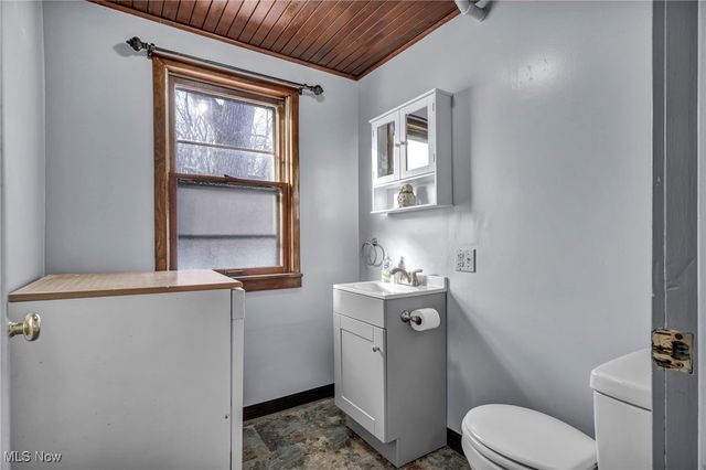 9430 Columbia Road, Olmsted Falls, OH 44138