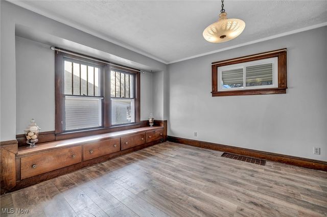 9430 Columbia Road, Olmsted Falls, OH 44138