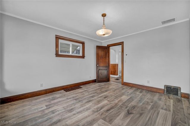 9430 Columbia Road, Olmsted Falls, OH 44138