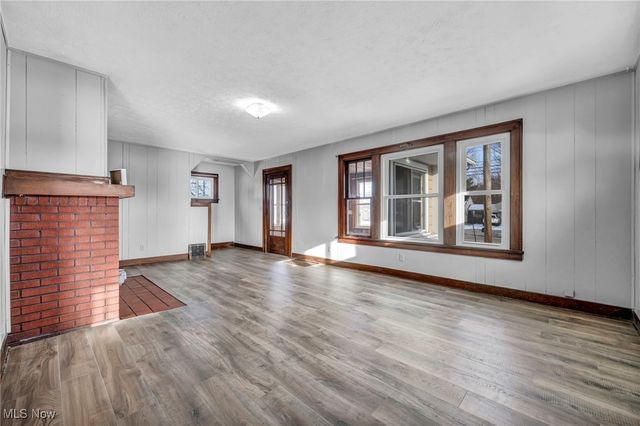 9430 Columbia Road, Olmsted Falls, OH 44138