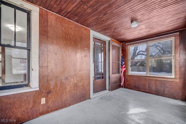 9430 Columbia Road, Olmsted Falls, OH 44138