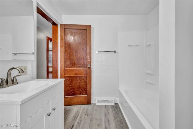 9430 Columbia Road, Olmsted Falls, OH 44138