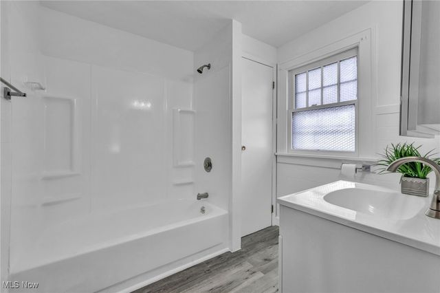 9430 Columbia Road, Olmsted Falls, OH 44138