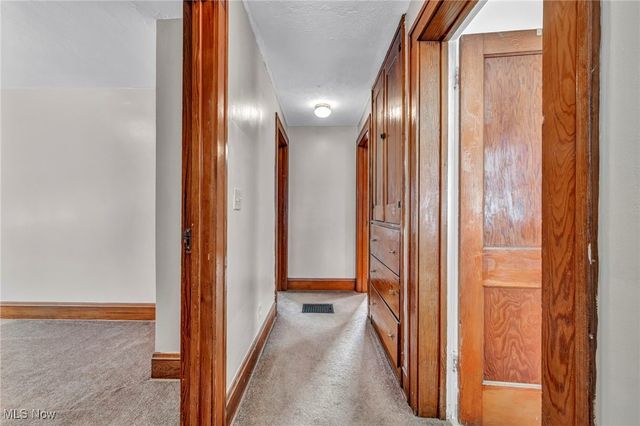 9430 Columbia Road, Olmsted Falls, OH 44138