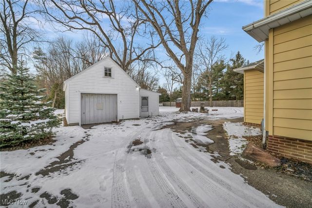 9430 Columbia Road, Olmsted Falls, OH 44138