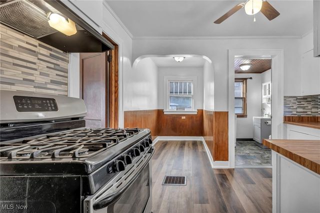 9430 Columbia Road, Olmsted Falls, OH 44138