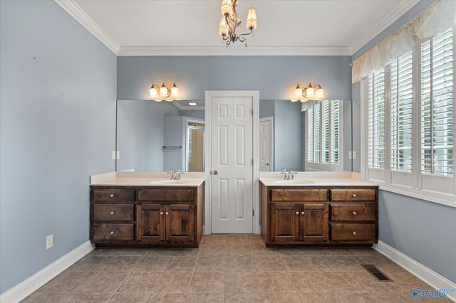 295 Spindletop Drive, Guntersville, AL 35976